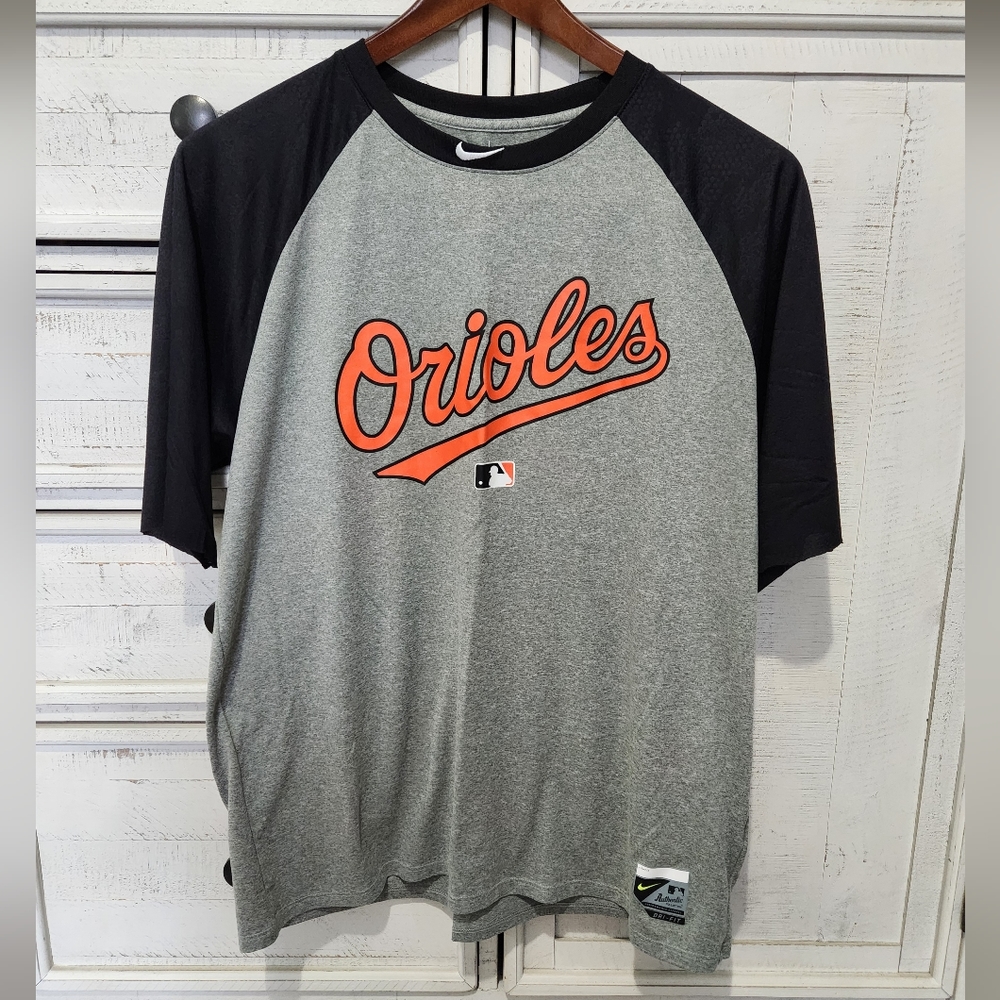Mens Nike dri fit tee size XL.